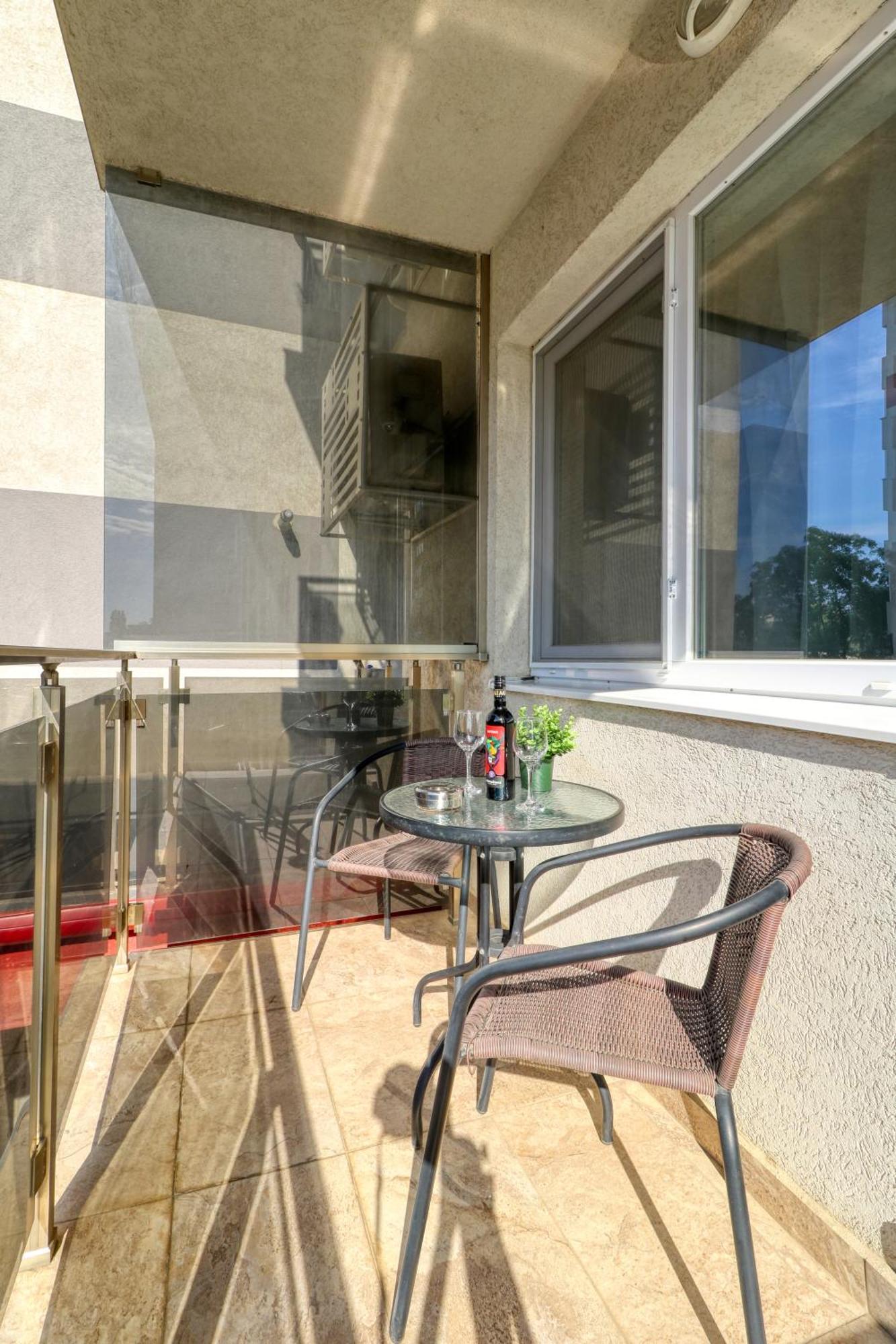 Homie Grand - Private Parking - Self Check-in Apartment